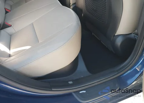 2013 Hyundai Elantra Gt z USA, uszkodzony, nr VIN KMHD35LE4DU105308